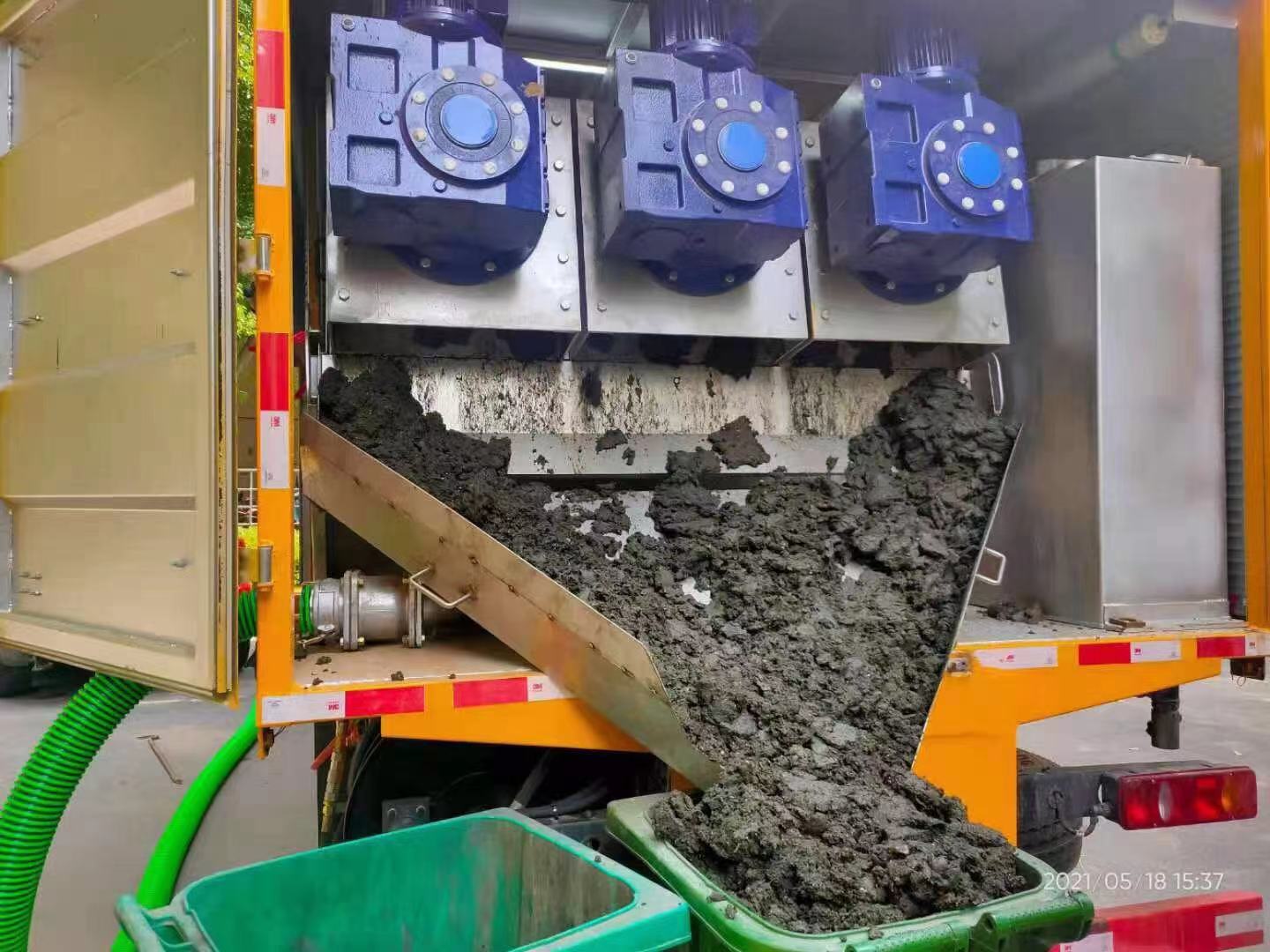 蓬莱镇化粪池清掏城市维护站-泥浆净化干湿分离处理